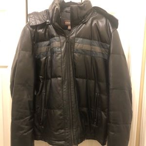 Men’s size L Danier thinsulite insulated leather bomber with removable hood.